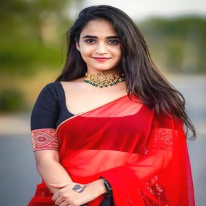Bigg Boss Telugu Season 2 Contestant Deepthi Sunaina Biography
