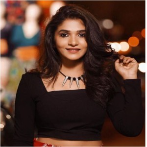 Bigg Boss Kannada Season 5 Contestants Divya Uruduga Biography