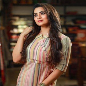 Bigg Boss Malayalam Season 5 Contestants Sruthi Lakshmi Biography