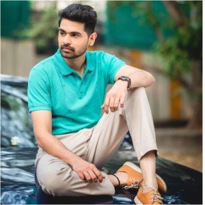 Bigg Boss Marathi Season 4 Contestants Aroh Welankar Biography