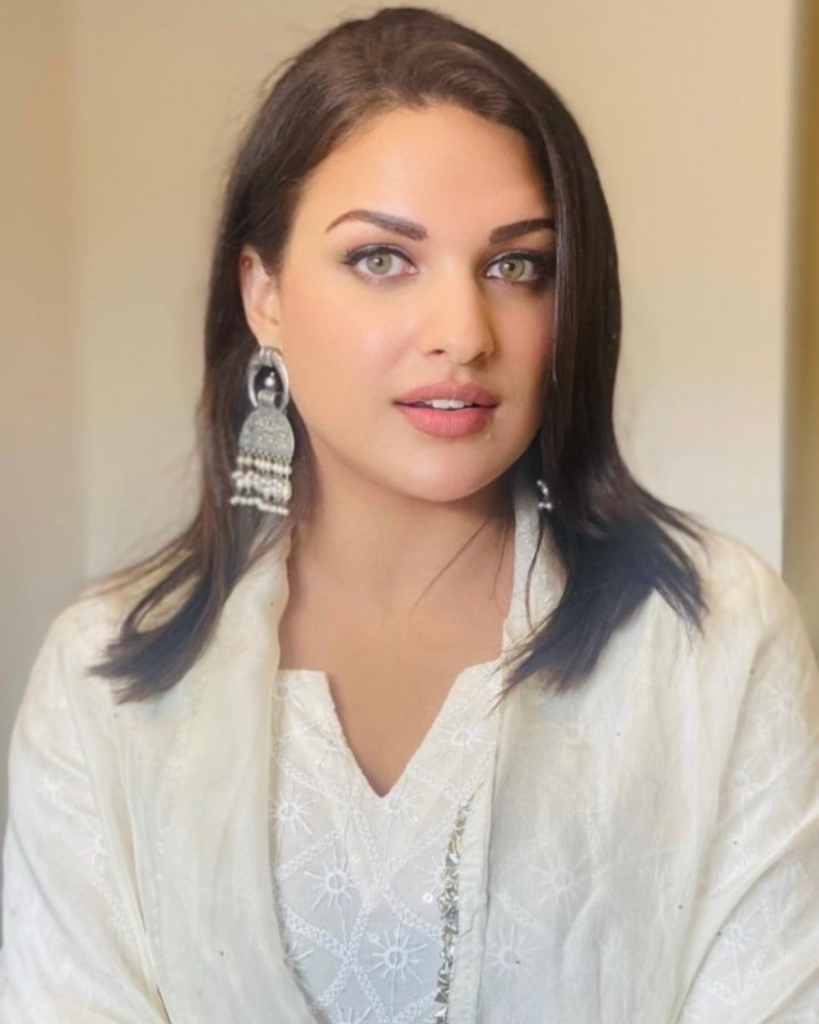 Himanshi Khurana Bigg Boss Hindi Season 13 Contestants Biography